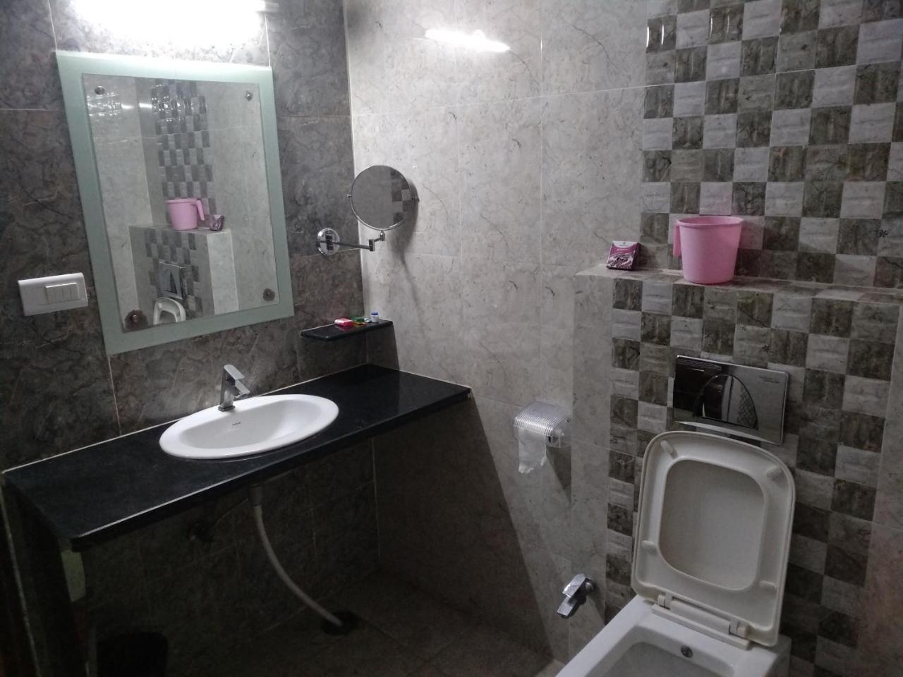 Hotel Rb Palace Dhaulpur Екстериор снимка