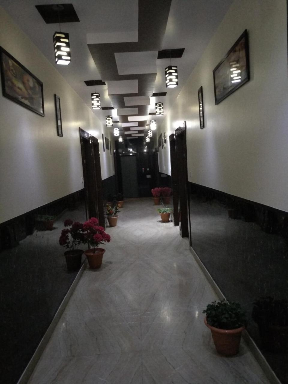 Hotel Rb Palace Dhaulpur Екстериор снимка