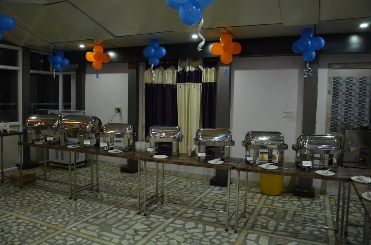 Hotel Rb Palace Dhaulpur Екстериор снимка