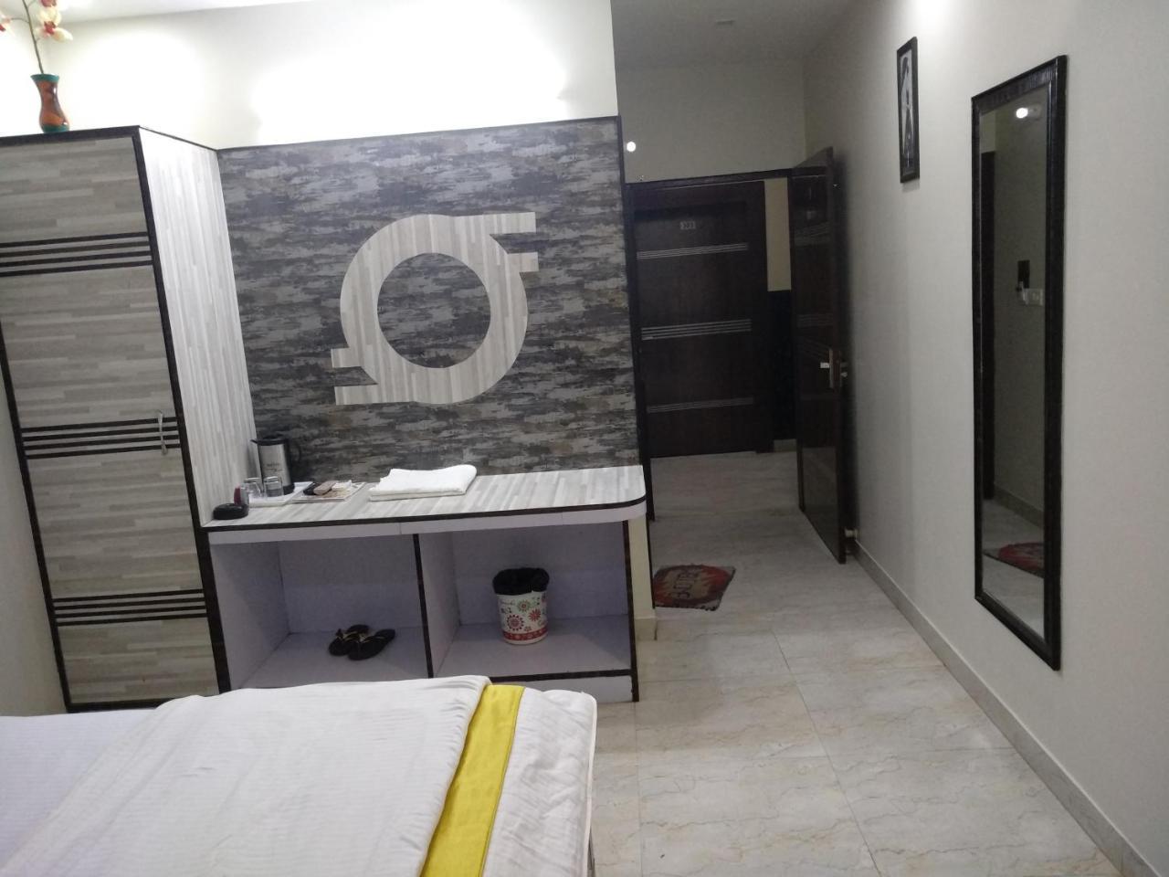 Hotel Rb Palace Dhaulpur Екстериор снимка