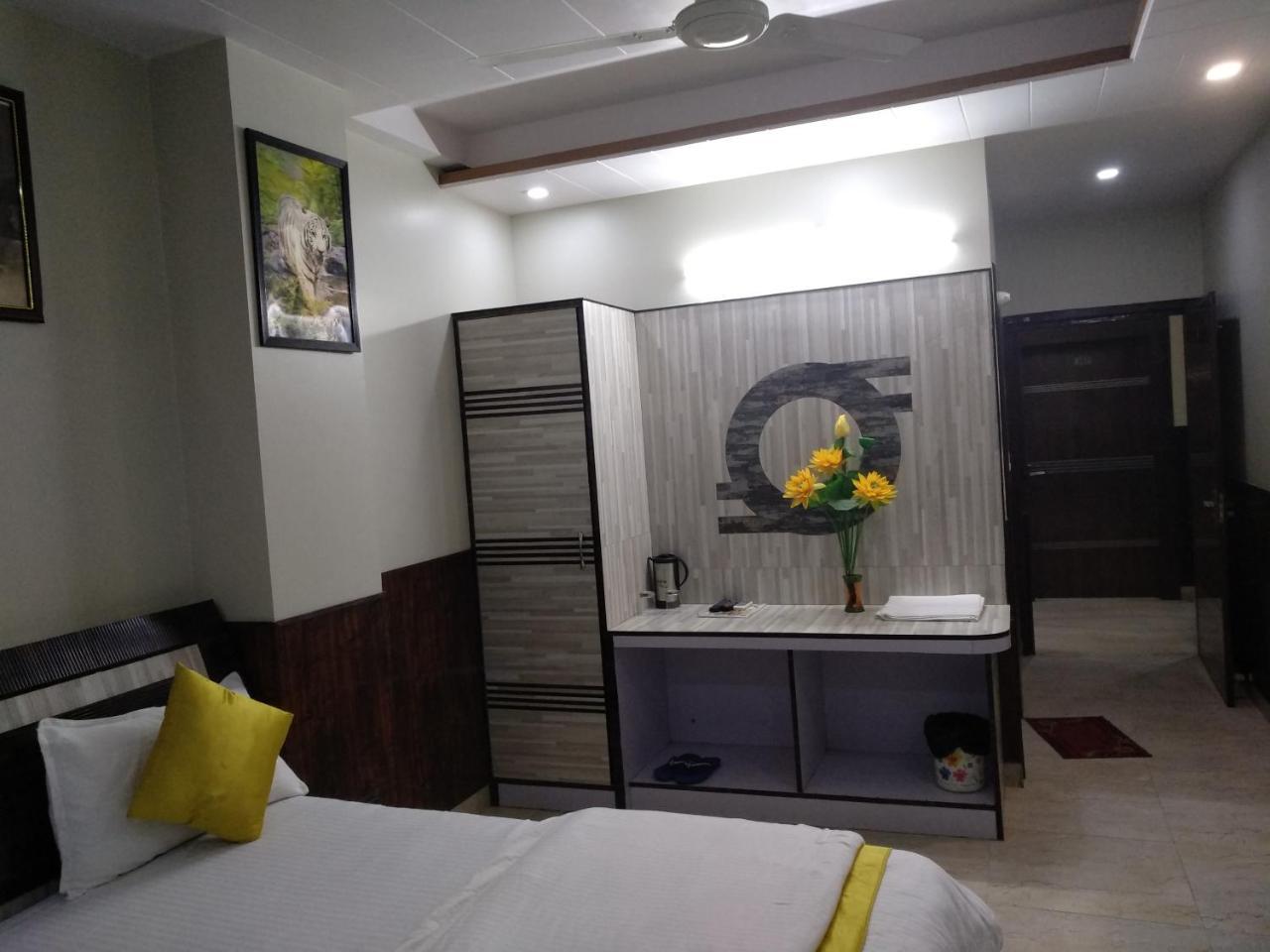 Hotel Rb Palace Dhaulpur Екстериор снимка