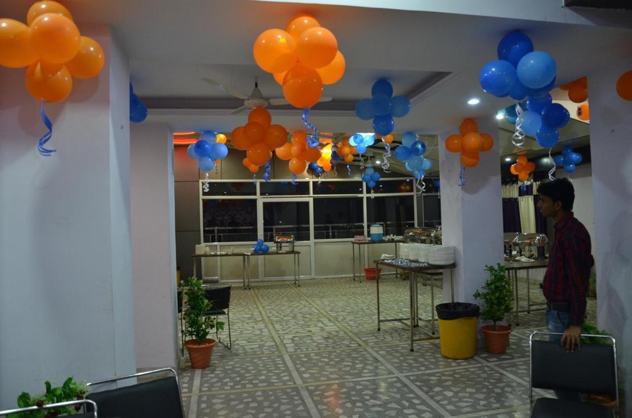 Hotel Rb Palace Dhaulpur Екстериор снимка