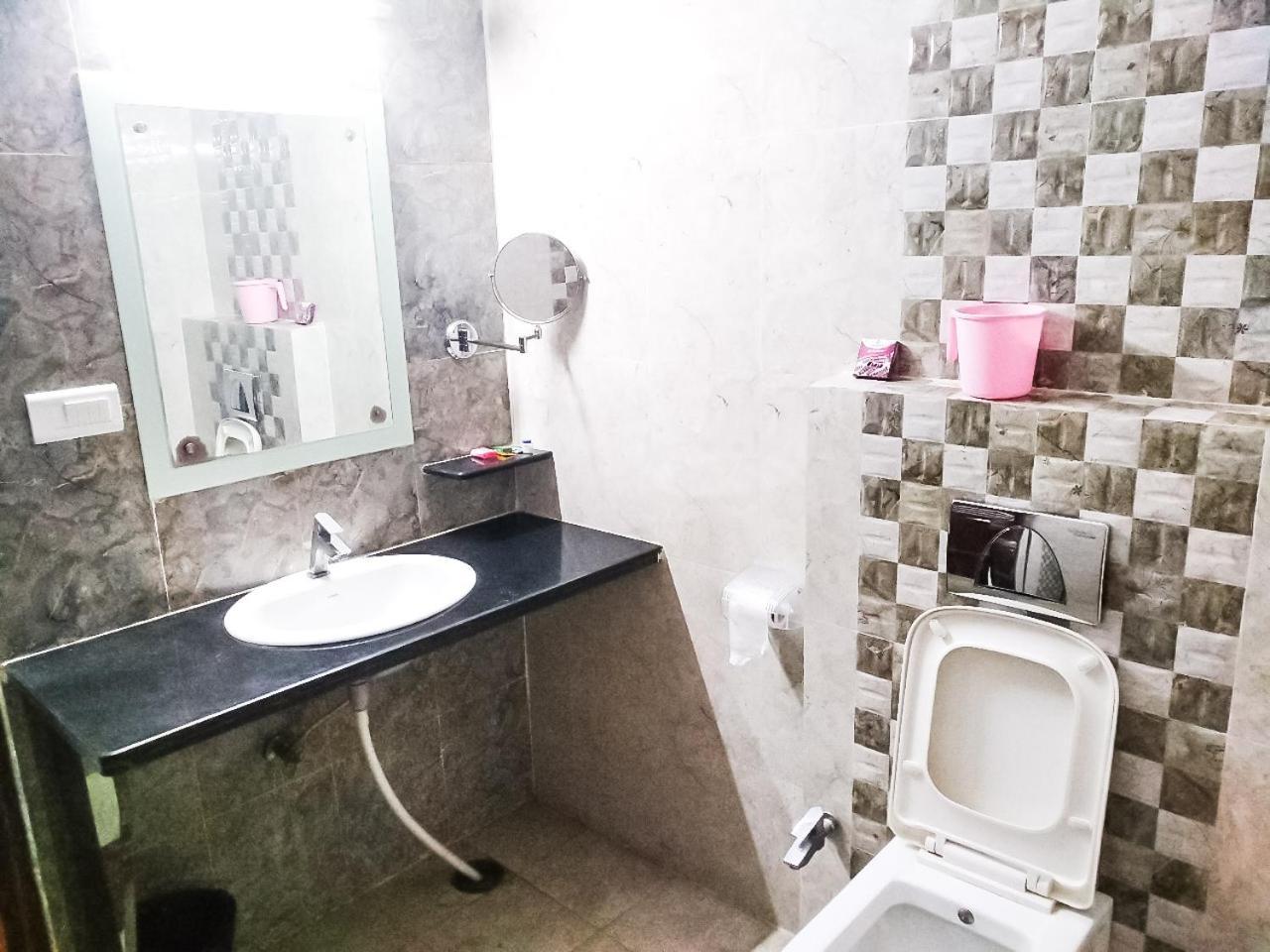 Hotel Rb Palace Dhaulpur Екстериор снимка