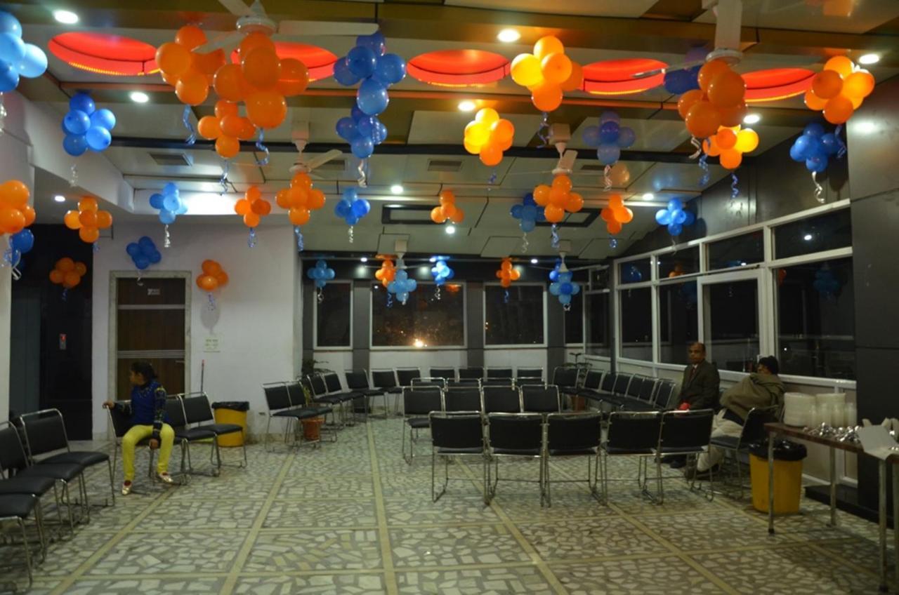 Hotel Rb Palace Dhaulpur Екстериор снимка