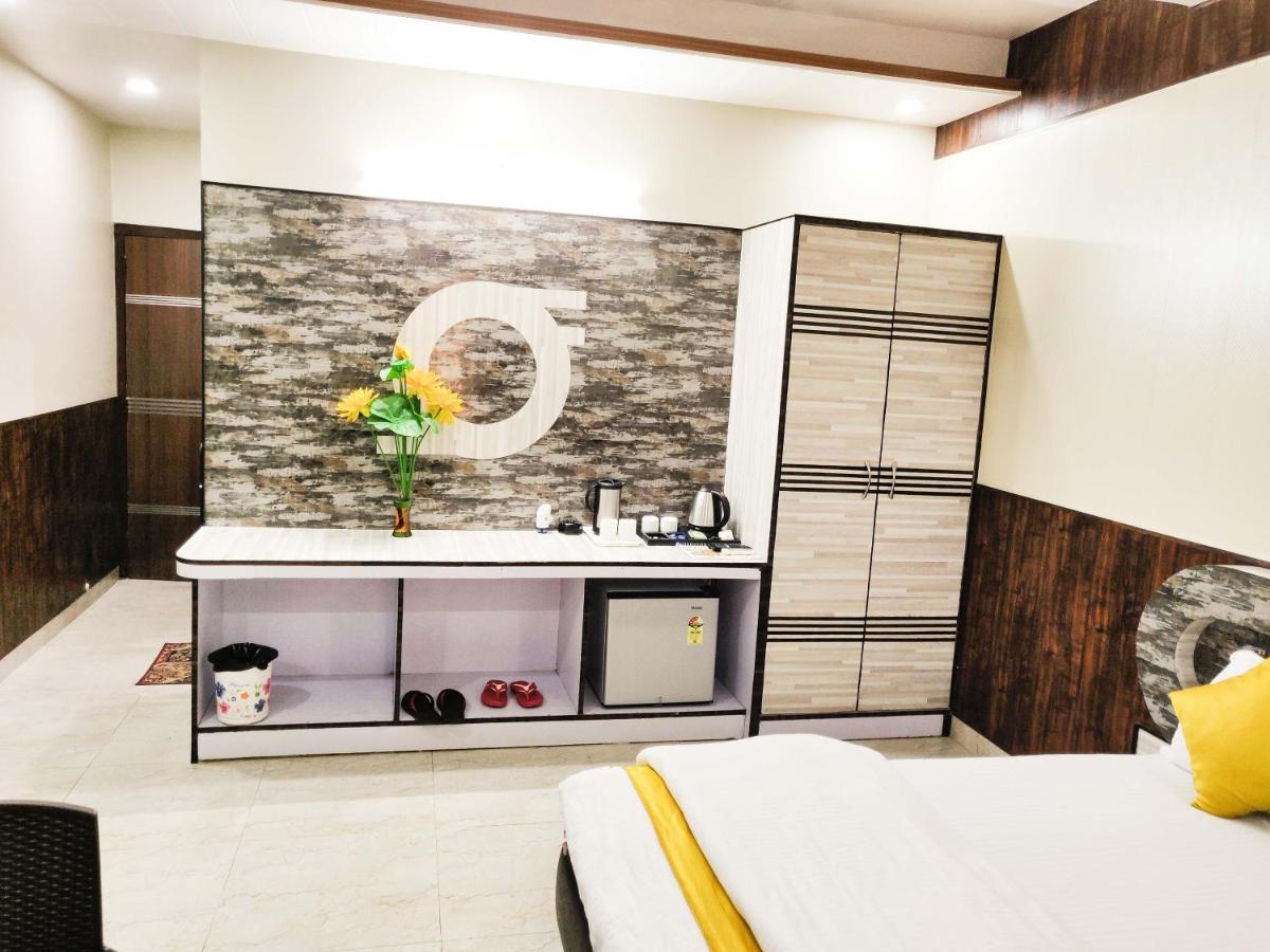 Hotel Rb Palace Dhaulpur Екстериор снимка